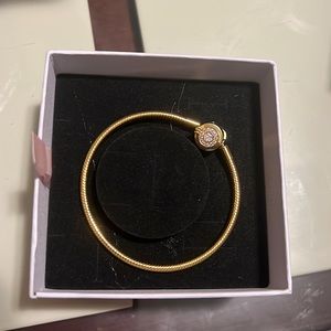 Brand new Pandora snake bracelet gold 7.5 size 19cm